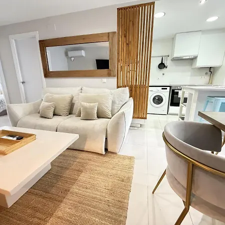 & Chill By Claire Homes Apartman Castelldefels