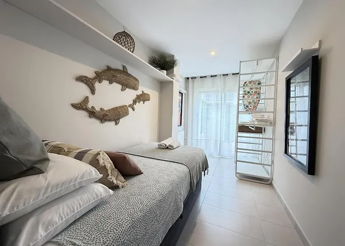 & Chill By Claire Homes Apartament *